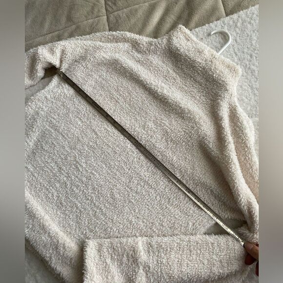 Cozy Cream Women's Mock Turtleneck Sweater Size Medium - Picture 4 of 6